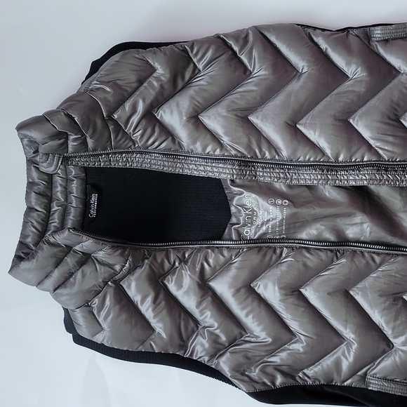 Calvin Klein Performance Metallic Granite Down Vest/SIZE M. - Picture 15 of 15